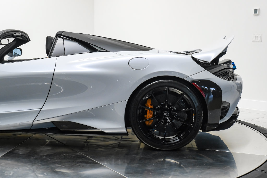 Used 2022 McLaren 765LT RWD image 14