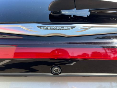 Used 2023 Chrysler Pacifica Pinnacle FWD image 27