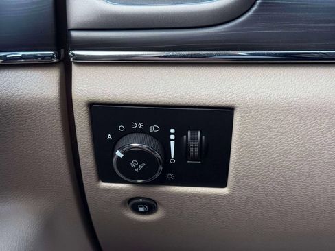 Used 2020 Jeep Grand Cherokee Limited AWD/4WD image 21