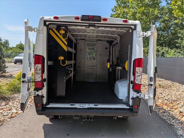 Used 2023 RAM ProMaster 2500 w/ Driver Convenience Group FWD image 18