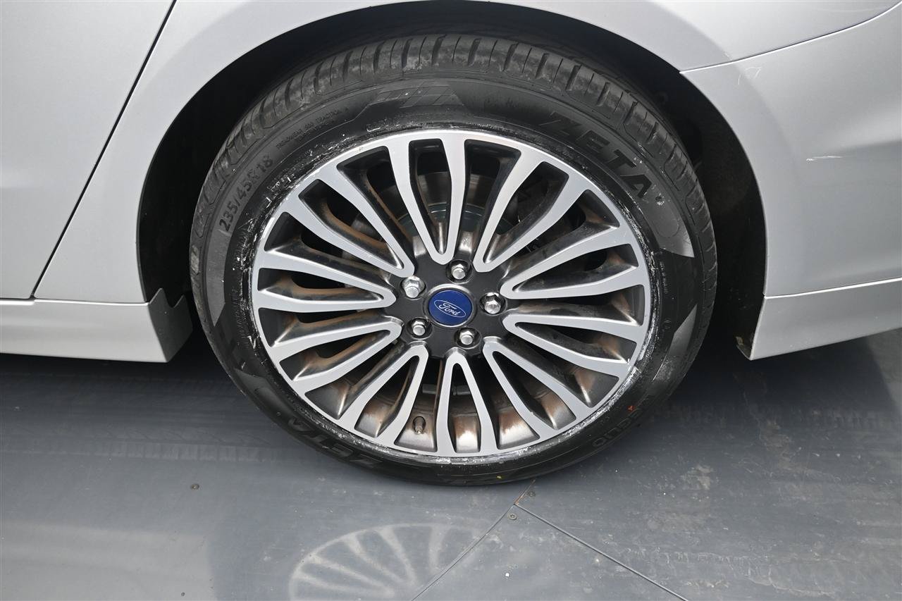 Used 2018 Ford Fusion Titanium AWD/4WD image 17