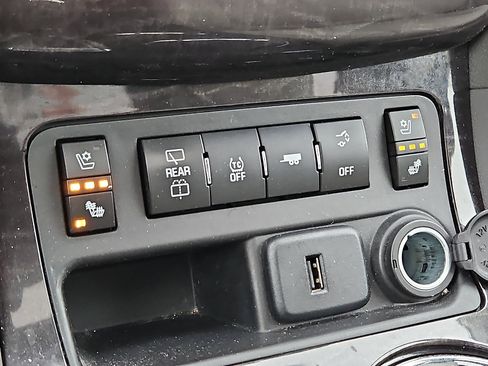 Used 2015 Buick Enclave Premium w/ Experience Buick Package image 18