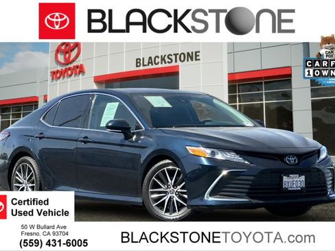 Used 2021 Toyota Camry XLE FWD image 1
