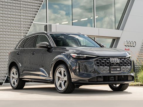 Certified 2025 Audi Q5 Premium w/ Premium Plus AWD/4WD image 1