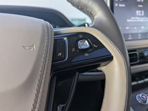 Used 2022 Lincoln Aviator Reserve w/ Elements Package Plus image 29