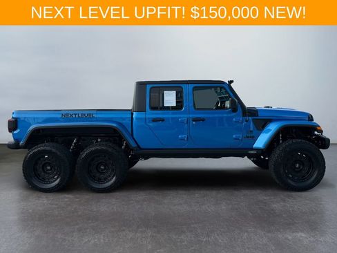 Used 2021 Jeep Gladiator Sport AWD/4WD image 2