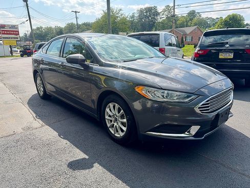 Used 2017 Ford Fusion S FWD image 3
