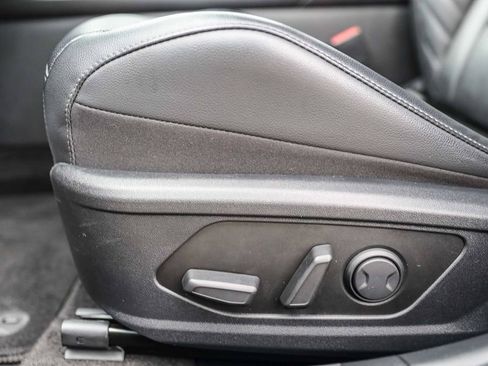 Certified 2024 Hyundai Elantra Limited FWD image 21
