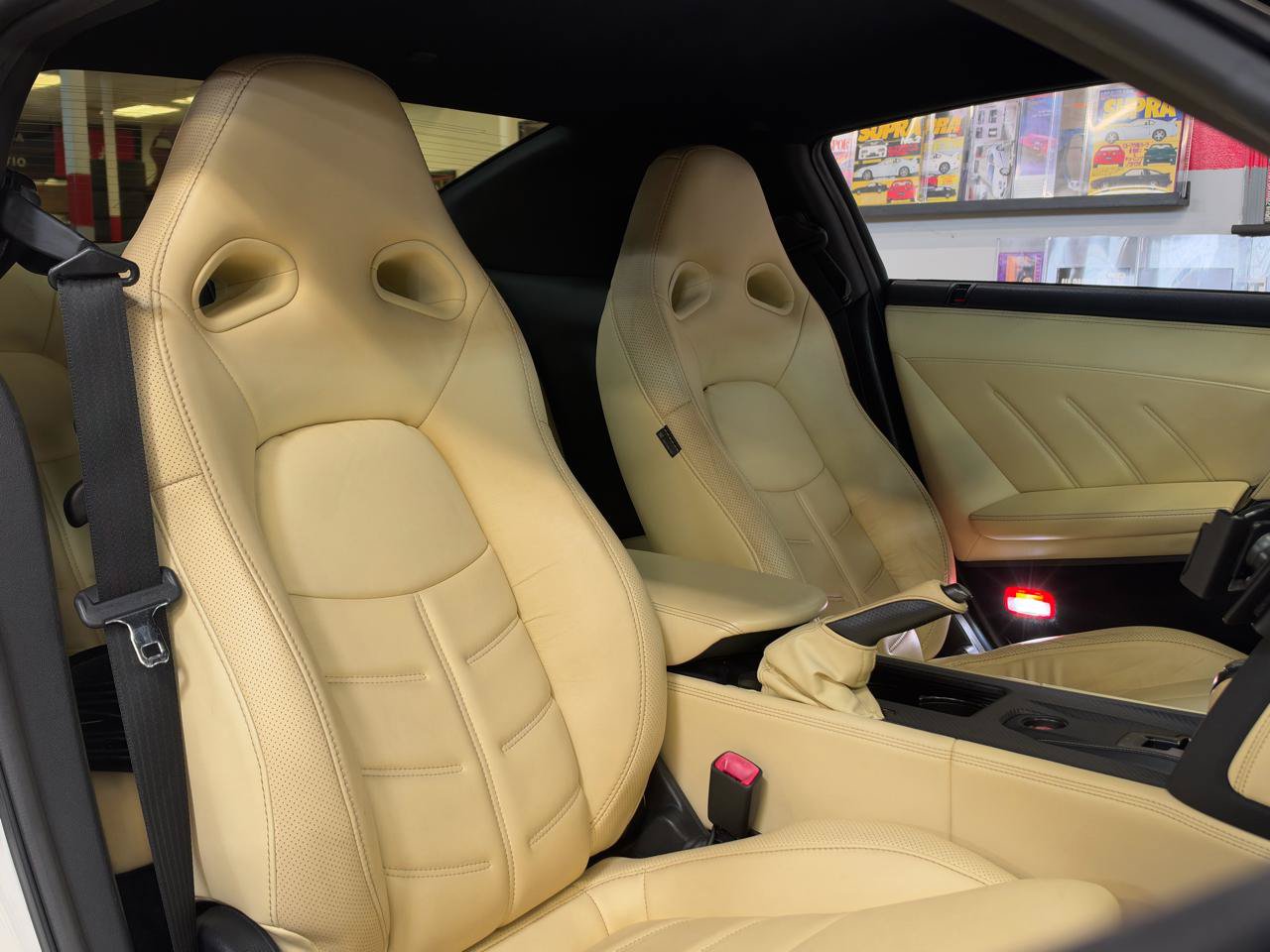 Used 2015 Nissan GT-R Premium AWD/4WD image 26