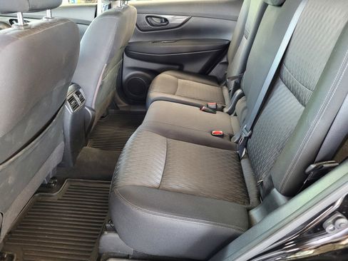 Certified 2020 Nissan Rogue S image 6