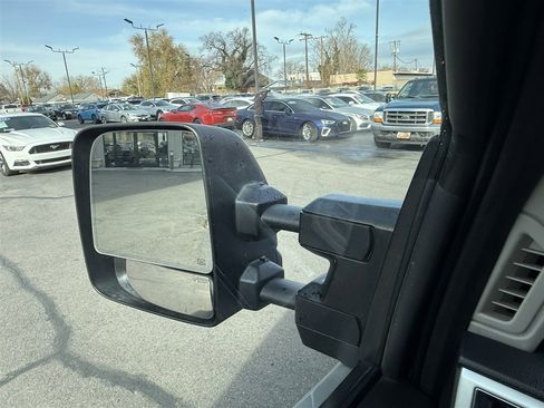 Used 2019 Nissan Titan PRO-4X w/ Pro-4x Convenience Package image 51