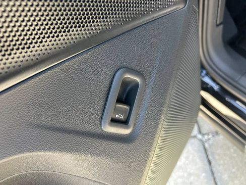 New 2026 Volkswagen Tiguan SE FWD image 49