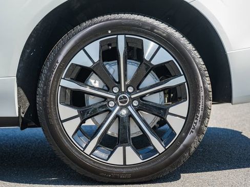 New 2026 Volvo XC60 B5 Plus w/ Protection Package Premier AWD/4WD image 19