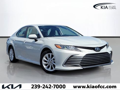 Used 2022 Toyota Camry LE FWD image 1