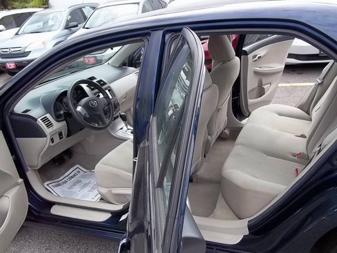 Used 2013 Toyota Corolla LE FWD image 6