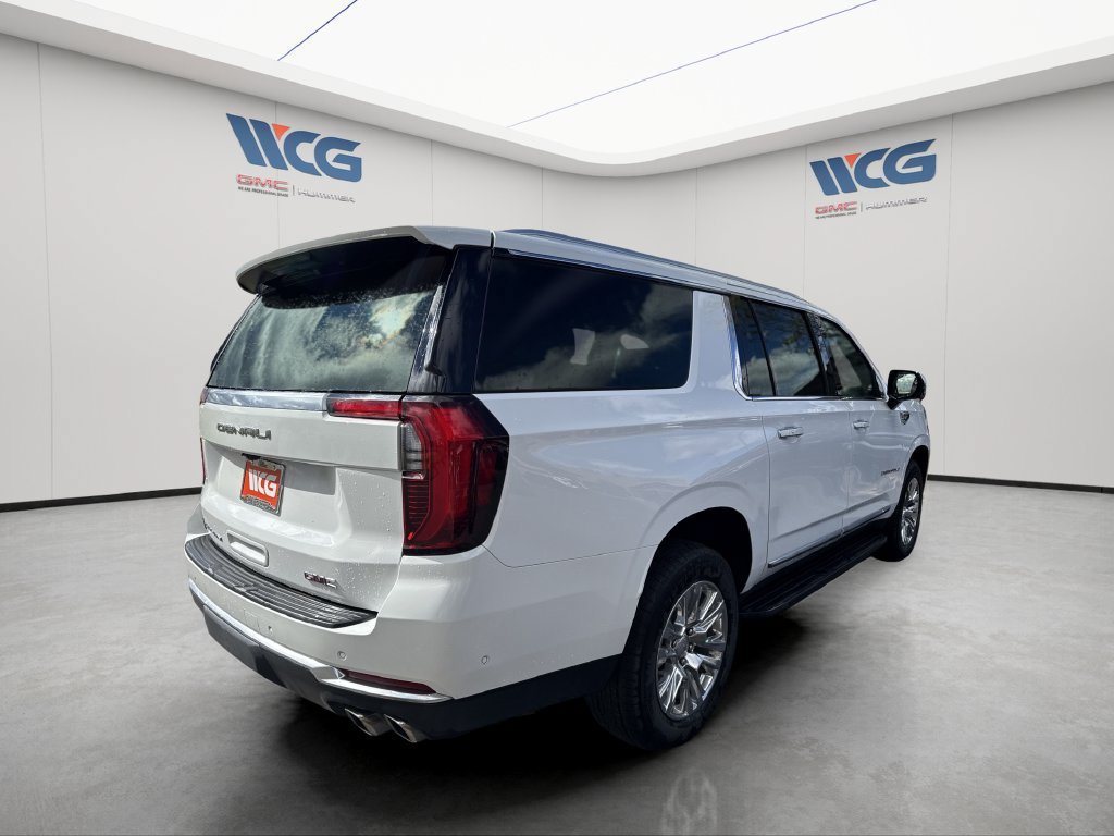 Used 2025 GMC Yukon XL Denali AWD/4WD image 3