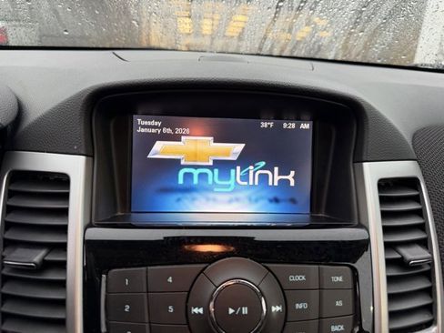 Used 2014 Chevrolet Cruze LT image 12