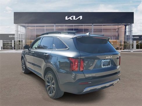 Certified 2023 Kia Sorento SX Prestige image 4