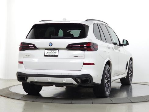 Used 2024 BMW X5 xDrive40i w/ M Sport Package AWD/4WD image 11