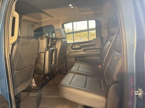 Used 2024 GMC Sierra 1500 SLT image 19