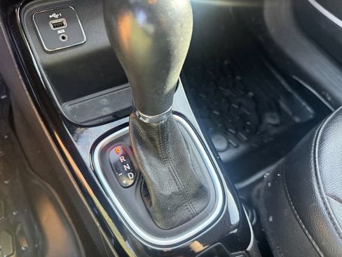 Used 2021 Jeep Compass Latitude FWD image 18