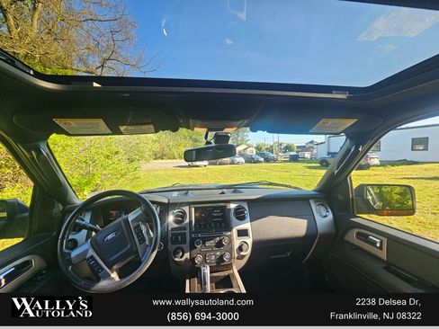 Used 2017 Ford Expedition Limited w/ Equipment Group 301A AWD/4WD image 2