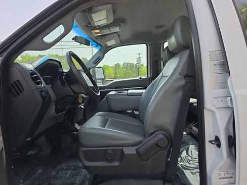Used 2016 Ford F550 2WD Crew Cab Super Duty image 14