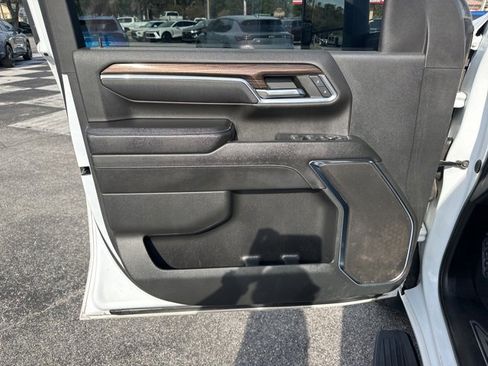 Used 2024 Chevrolet Silverado 2500 LT image 10