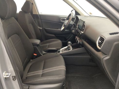 Used 2022 Hyundai Venue SEL FWD image 21