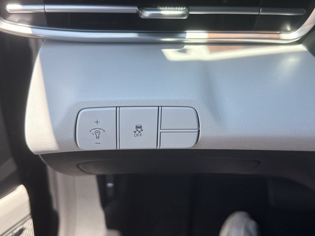 New 2026 Hyundai Elantra Limited FWD image 19