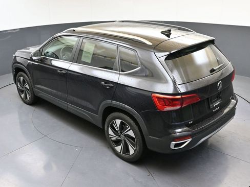 Certified 2024 Volkswagen Taos SE image 47
