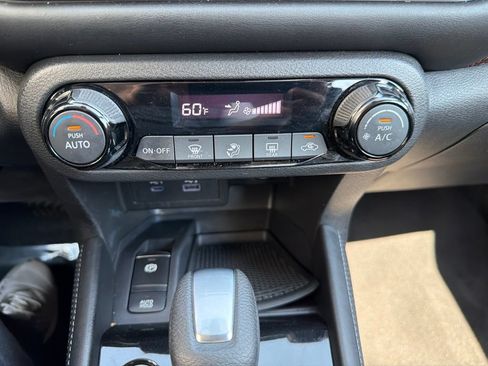 Used 2022 Nissan Kicks SR FWD image 59