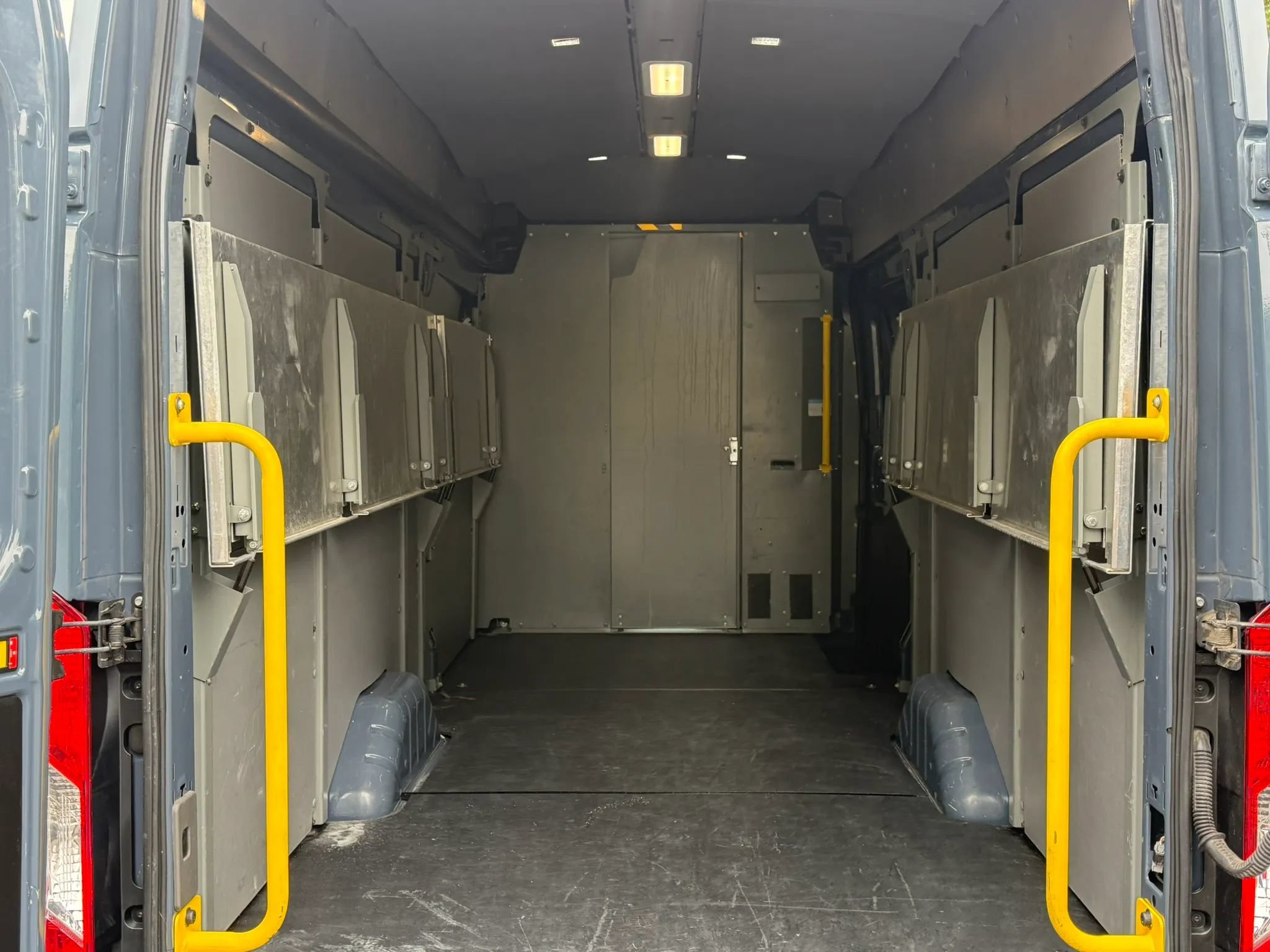 Used 2020 Ford Transit 250 148 High Roof Extended RWD image 3