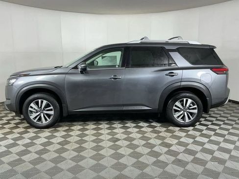 New 2025 Nissan Pathfinder SL image 4