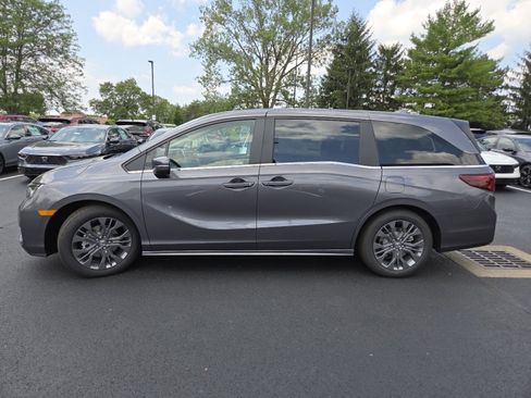 New 2026 Honda Odyssey Touring image 19