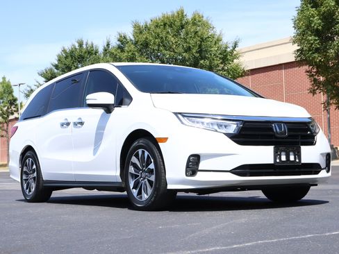 Used 2024 Honda Odyssey EX-L image 1