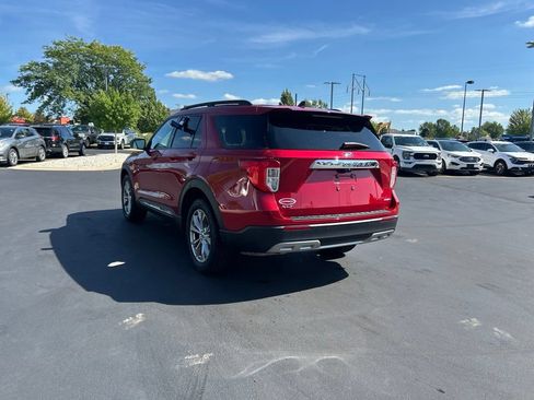 Certified 2022 Ford Explorer XLT w/ Equipment Group 202A AWD/4WD image 9