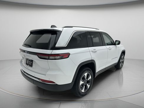 Used 2023 Jeep Grand Cherokee 4WD 4xe image 5