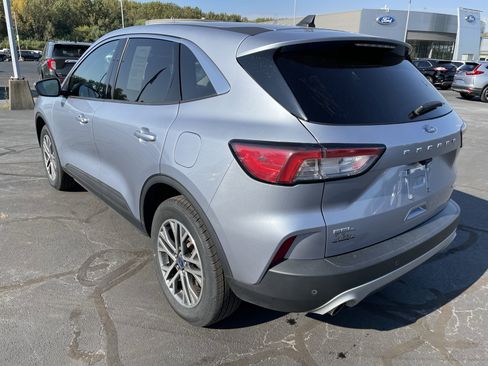 Used 2022 Ford Escape SEL w/ Technology Package image 3