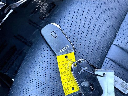 Used 2023 Kia Sorento EX w/ Panoramic Sunroof Package image 15