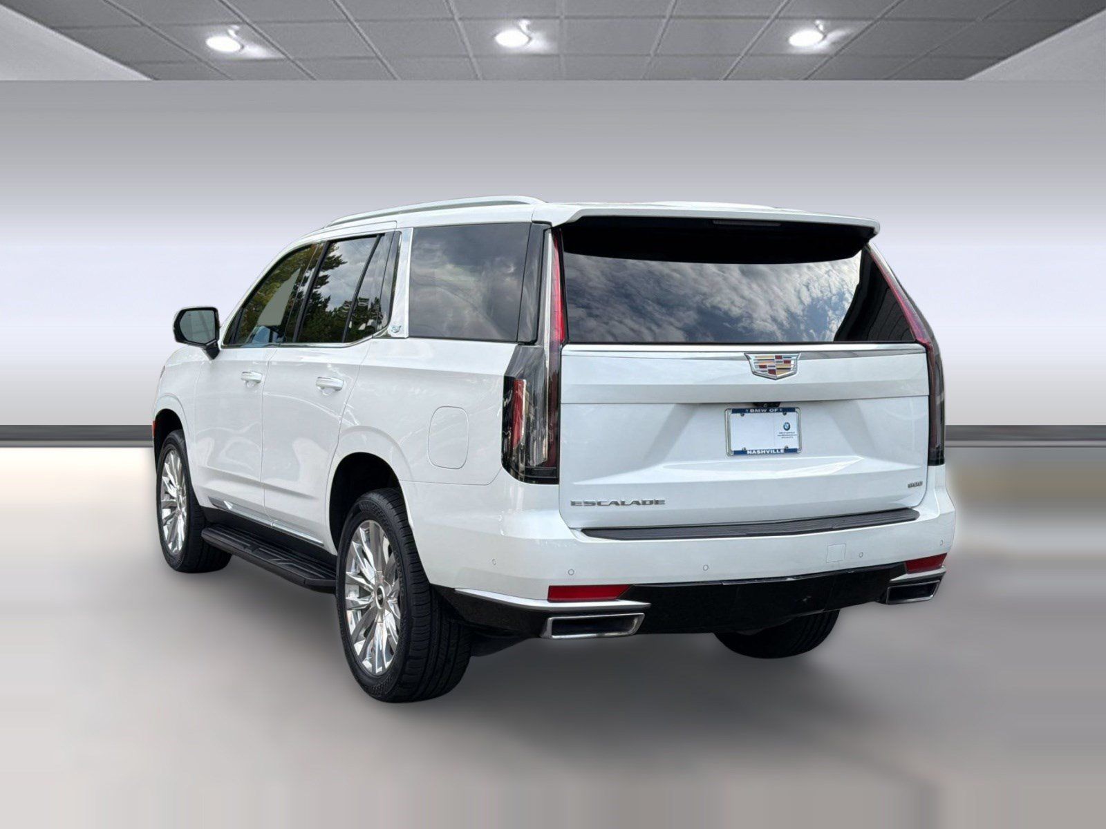 Used 2024 Cadillac Escalade Premium Luxury w/ Performance Package AWD/4WD image 3