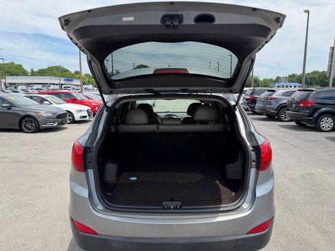 Used 2015 Hyundai Tucson SE AWD/4WD image 11