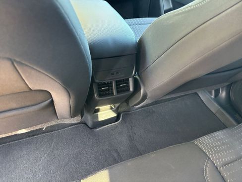 Used 2025 Chevrolet Equinox LT image 24