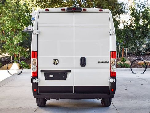 Used 2025 RAM ProMaster 2500 w/ Convenience Group image 5