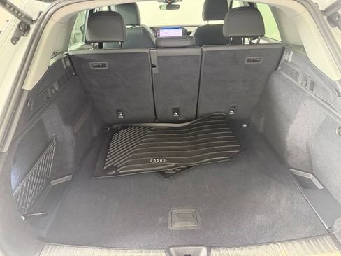 Used 2025 Audi Q5 Premium w/ Convenience Package AWD/4WD image 23