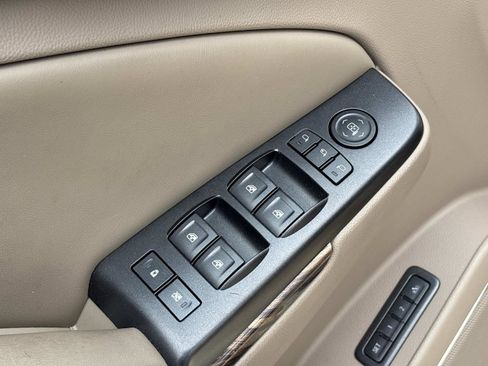 Used 2015 GMC Yukon SLT AWD/4WD image 13