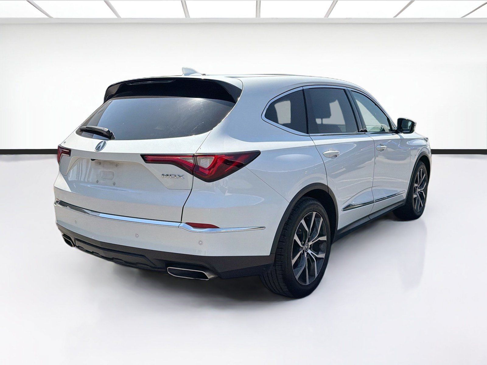 Used 2022 Acura MDX w/ Technology Package FWD image 4