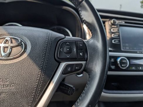 Used 2018 Toyota Highlander XLE AWD/4WD image 20