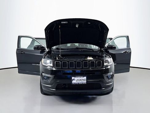 Used 2017 Jeep Compass Latitude FWD image 18