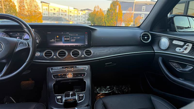 Used 2018 Mercedes-Benz E 300 image 27